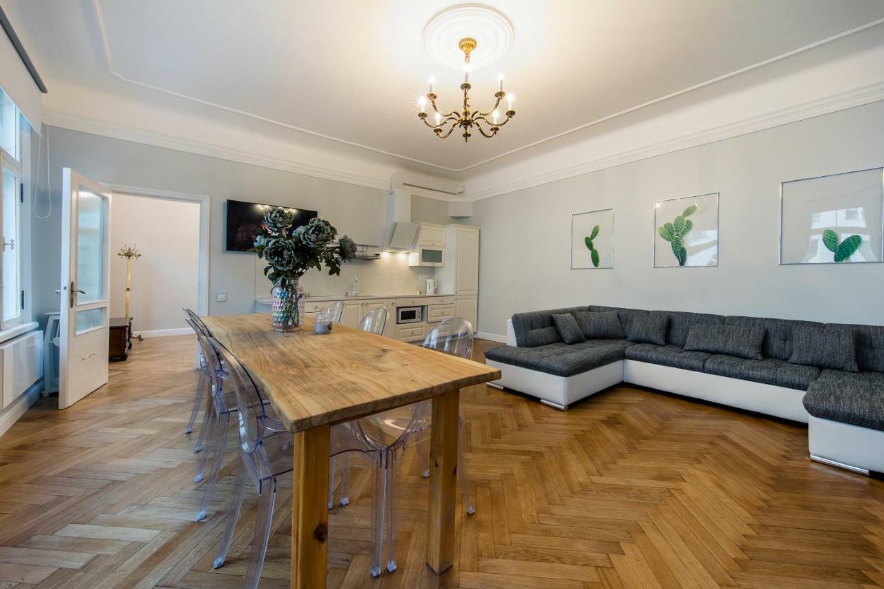 Modern History Apartment Tallinn Exteriör bild